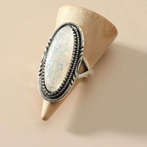 3/$15💞 Large Boho Fashion Ring